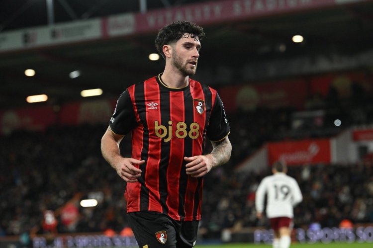 fb体育-记者：尤文已向塞内西提交报价，球员还收到多特、巴萨等队报价