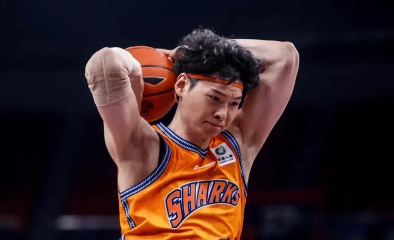 fb体育-上海95-78战胜广州 球员评价:2人满分,3人及格,6人低迷