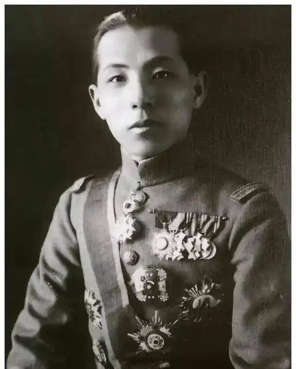 fb体育-张学良有糖尿病,得病后他的烟酒观,长寿秘诀让他活了101岁!