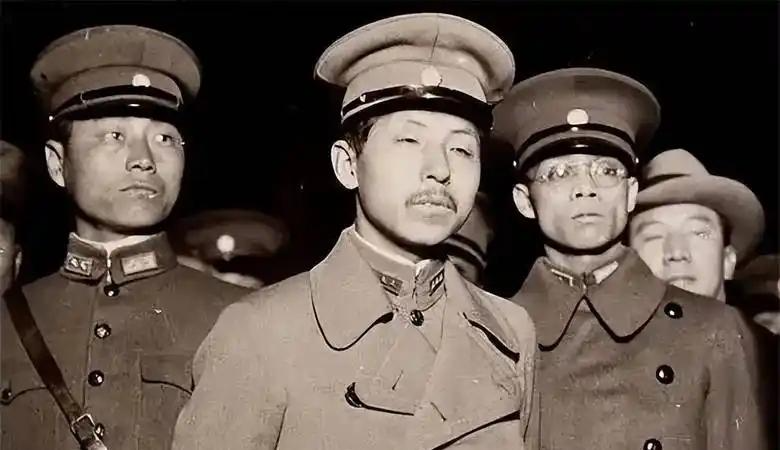 fb体育-张学良有糖尿病,得病后他的烟酒观,长寿秘诀让他活了101岁!