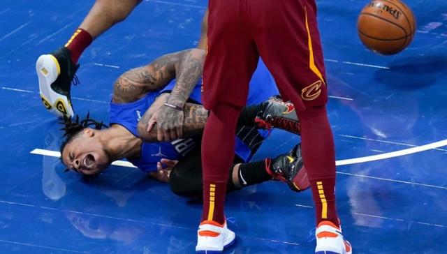 1610000200819082325.png fb体育-富尔茨十字韧带撕裂赛季报销 命运真的对他太残忍