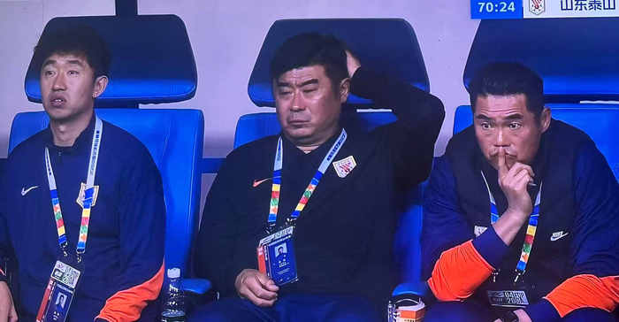 fbsports-1-4!泰山失误不断+毫无斗志,一场惨痛失利引发连环质疑|青岛海牛|泰山队|克雷桑|山东泰山|中超联赛_新浪体育_新浪新闻